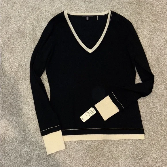 Tahari Sweater Womens large v neck Pullover  NWT from Bergdorf Goodman - Picture 4 of 9